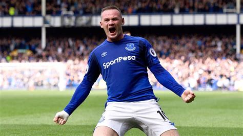 Premier League 2017: Wayne Rooney scores goal in first game back at ...