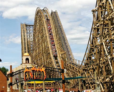 El Toro - Review of the Six Flags Roller Coaster