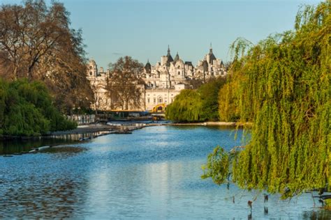 St James Park, London | History & Photos