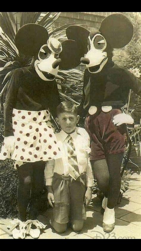 First Micky and Minnie costumes circa 1939 : r/creepydesign