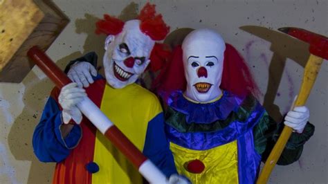 Why I am a 'killer clown' - BBC News