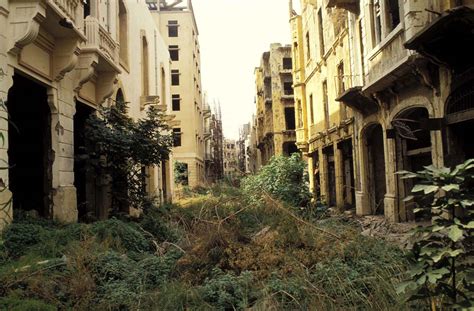 The brutal Lebanese Civil War in photographs, 1975-1989 - Rare ...