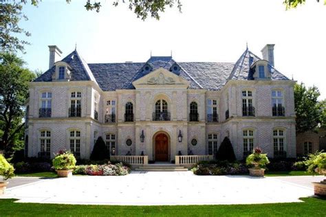 French Style Château Architecture - 14 Amazing Houses | Founterior