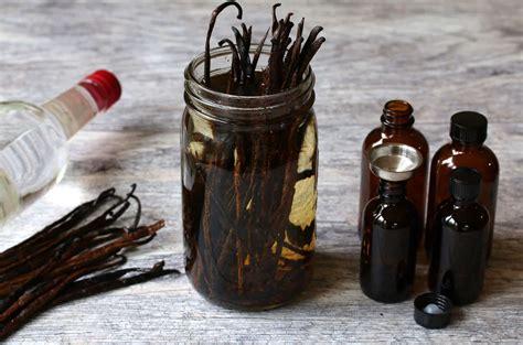 How To Make The Best Homemade Vanilla Extract - The Daring Gourmet