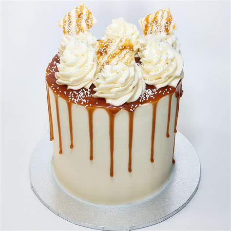 Vanilla Salted Caramel Cake | Sweet Elephant