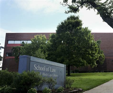 UMKC Law to Offer Graduates Free Bar Prep