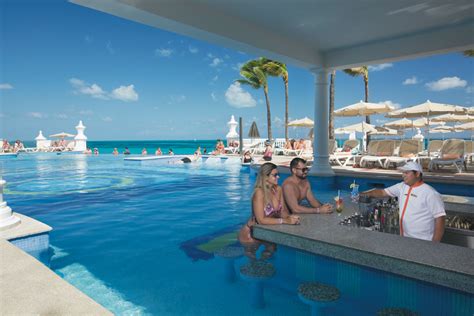 Riu Palace Las Americas Swim-Up Bar #itsRIUtimecancun