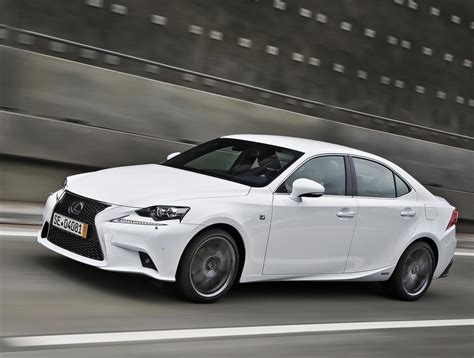 Lexus IS 300h Photos and Specs. Photo: Lexus IS 300h reviews and 29 ...