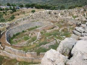 Mycenaean Residential Architecture: Palaces and Ordinary Housing