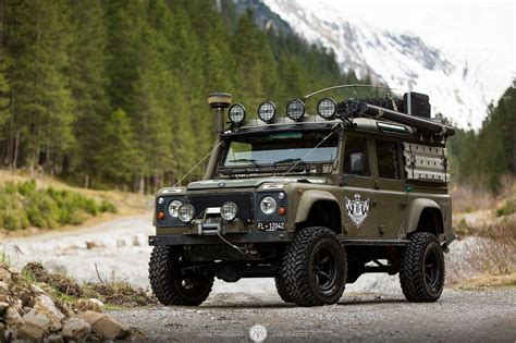 Land Rover Defender 110 Off Road