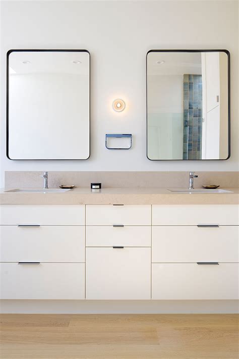 5 Bathroom Mirror Ideas For A Double Vanity | CONTEMPORIST