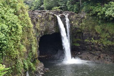 Waipio Valley and Waterfalls Tour