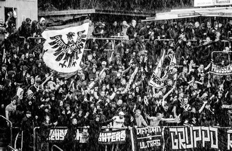 Ultras fear no rain | Ultra football fans in the rain. Fiffi… | Flickr