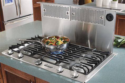 Standout Style: Dacor Distinctive 36-Inch Gas Cooktop | Remodeling