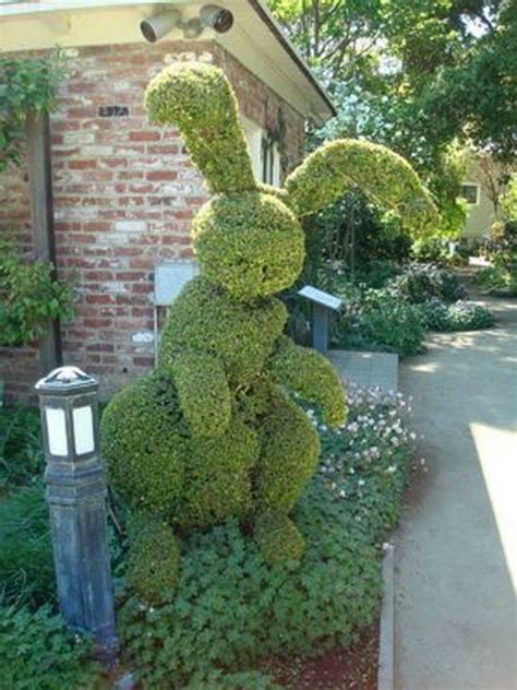 Topiary Design in Fun Animal Shapes | Topiary plants, Topiary garden ...