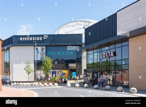 Entrance to Riverside Shopping Centre, South Walls, Stafford ...