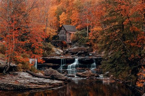 Nature works her astounding magic every autumn in West Virginia ...