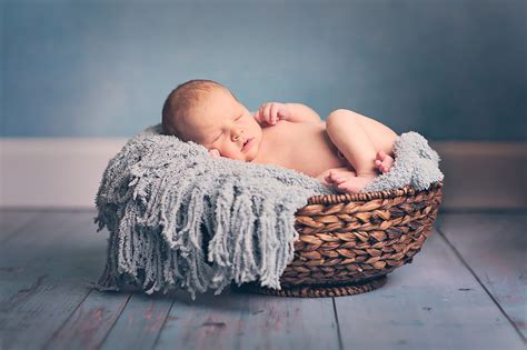 newborn photography baby boy blue basket | Photographer Louisville, KY