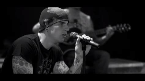 Lirik Lagu Avenged Sevenfold – Dear God: Lagu Hits Ala Anak Warnet Banget!