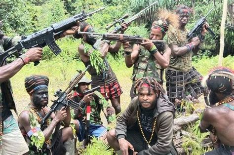 Perang Terbuka di Intan Jaya, KKB Papua Tembaki Rombongan Polisi ...