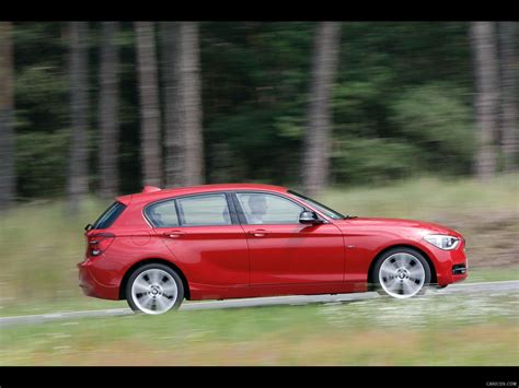 BMW 1-Series Sport Line (2012) - Side | Caricos