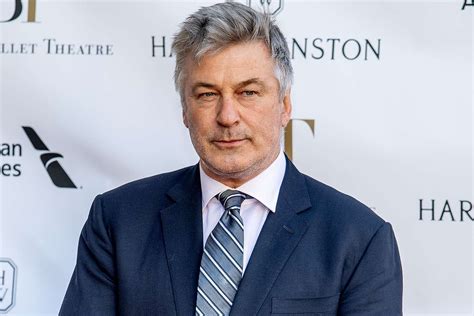 Alec Baldwin on Dealing with Years of Lyme Disease Pain