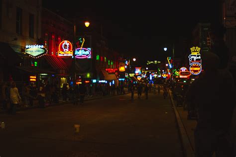 Guide to the Bars and Clubs on Beale Street in Memphis