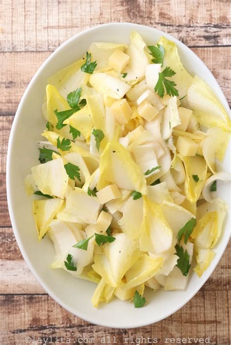 Simple endive salad with cheese – Laylita's Recipes