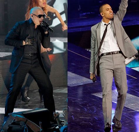 Chris Brown y Pitbull; duelo de paquetes en el halftime de la NBA ...