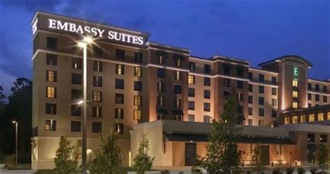 Embassy Suites by Hilton Savannah Reviews & Prices | U.S. News