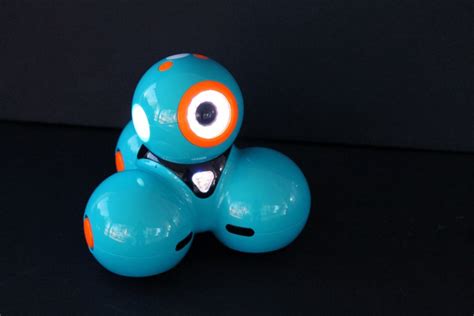 Dash Robot Review: A Robot Toy For Kids To Learn Coding