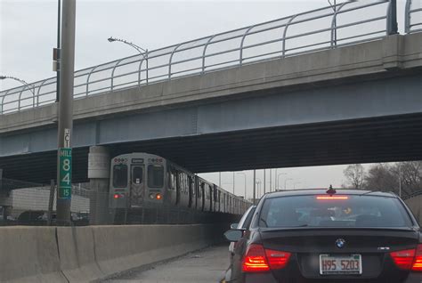 CTA Express Blue Line Train, eastbound Kennedy Expressway | Flickr