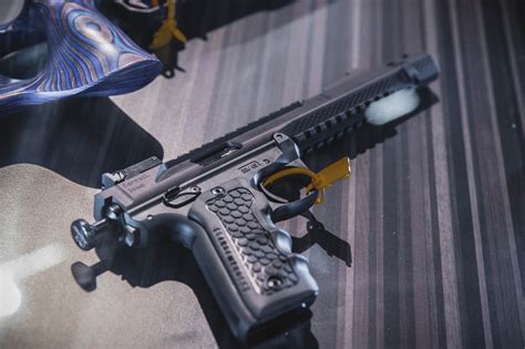 Volquartsen livens up SHOT Show floor with sleek Black Mamba – Recoil Daily