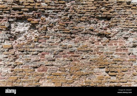 Texture of old broken brick wall Stock Photo - Alamy