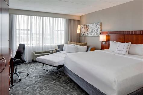 Logan Airport Hotels with Indoor Pool | Courtyard Boston Logan Airport