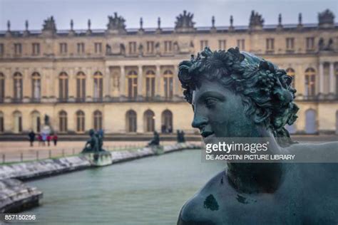 97 Versailles Park Statues Gardens Stock Photos, High-Res Pictures, and ...