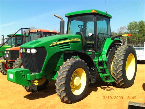 JOHN DEERE 7720 FARM TRACTOR