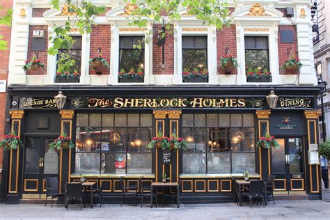 Visit Sherlock Holmes Locations in London - live online tour from London