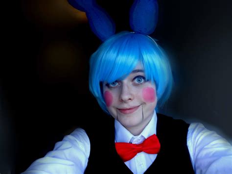 Toy Bonnie - Cosplay - Five Nights at Freddy's by AnimalEmotionStudios ...