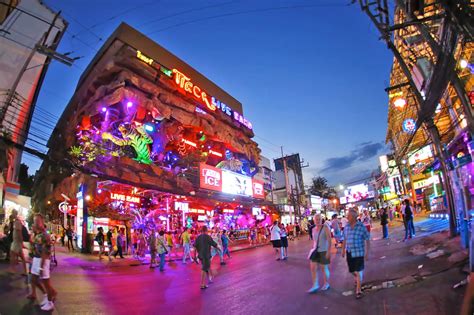 10 Best Things to Do After Dinner in Phuket - Where to Go in Phuket at ...