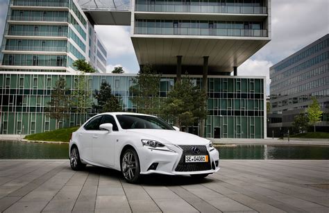 Lexus IS 300h & IS 300h F SPORT Photo Gallery | Lexus Enthusiast