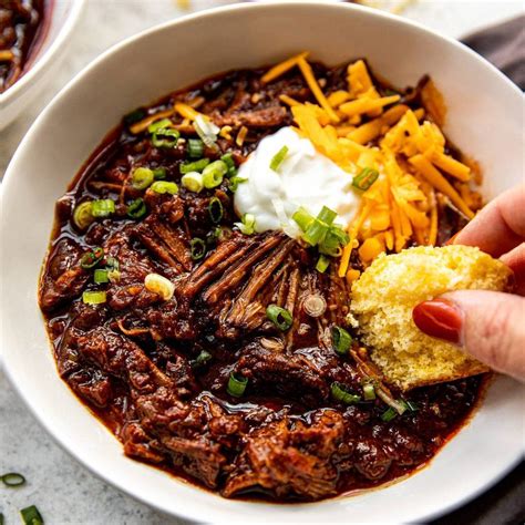 Slow Cooker Texas Style Chili Recipe - Pinch of Yum