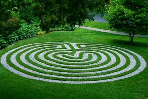 Labyrinth Garden 16 | Labyrinth garden, Labyrinth design, Unique gardens