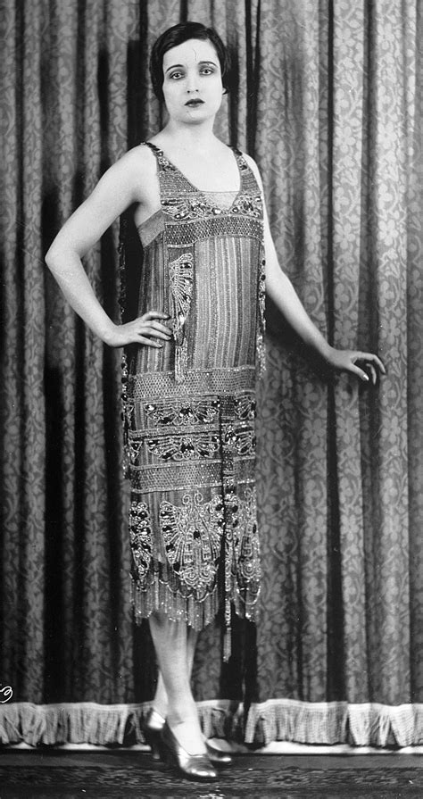 Flapper Fashion: The Definitive Guide On Dressing 1920s