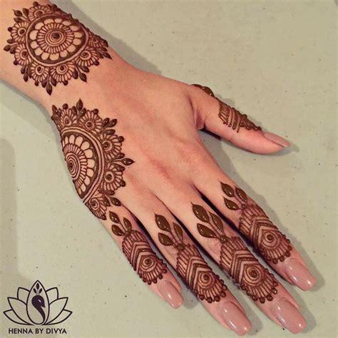 Latest Mehndi Designs For Eid 2018: Hands and Feet - Daytimes.pk