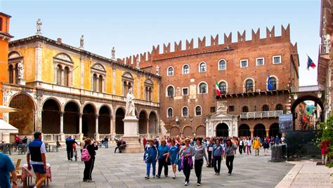 Verona walking tour - My Venice Travel Guide