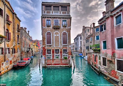 Life Around Us: Venice, Italy (The Most Romantic Place) - Amazing Places