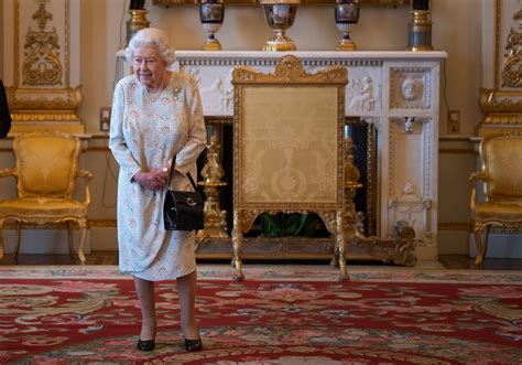 Queen Elizabeth Ii Bedroom Buckingham Palace | Psoriasisguru.com