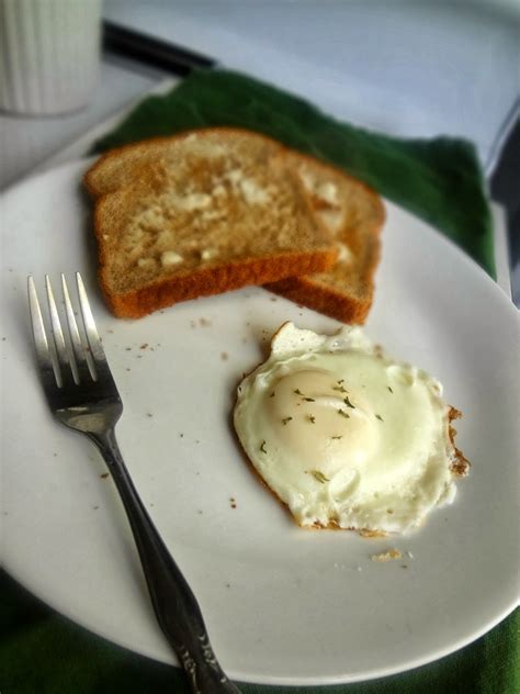 The Cooking Actress: Over EASY Eggs