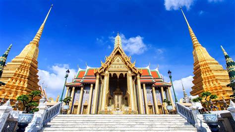 Wat Phra Kaew, Bangkok - Book Tickets & Tours | GetYourGuide.com